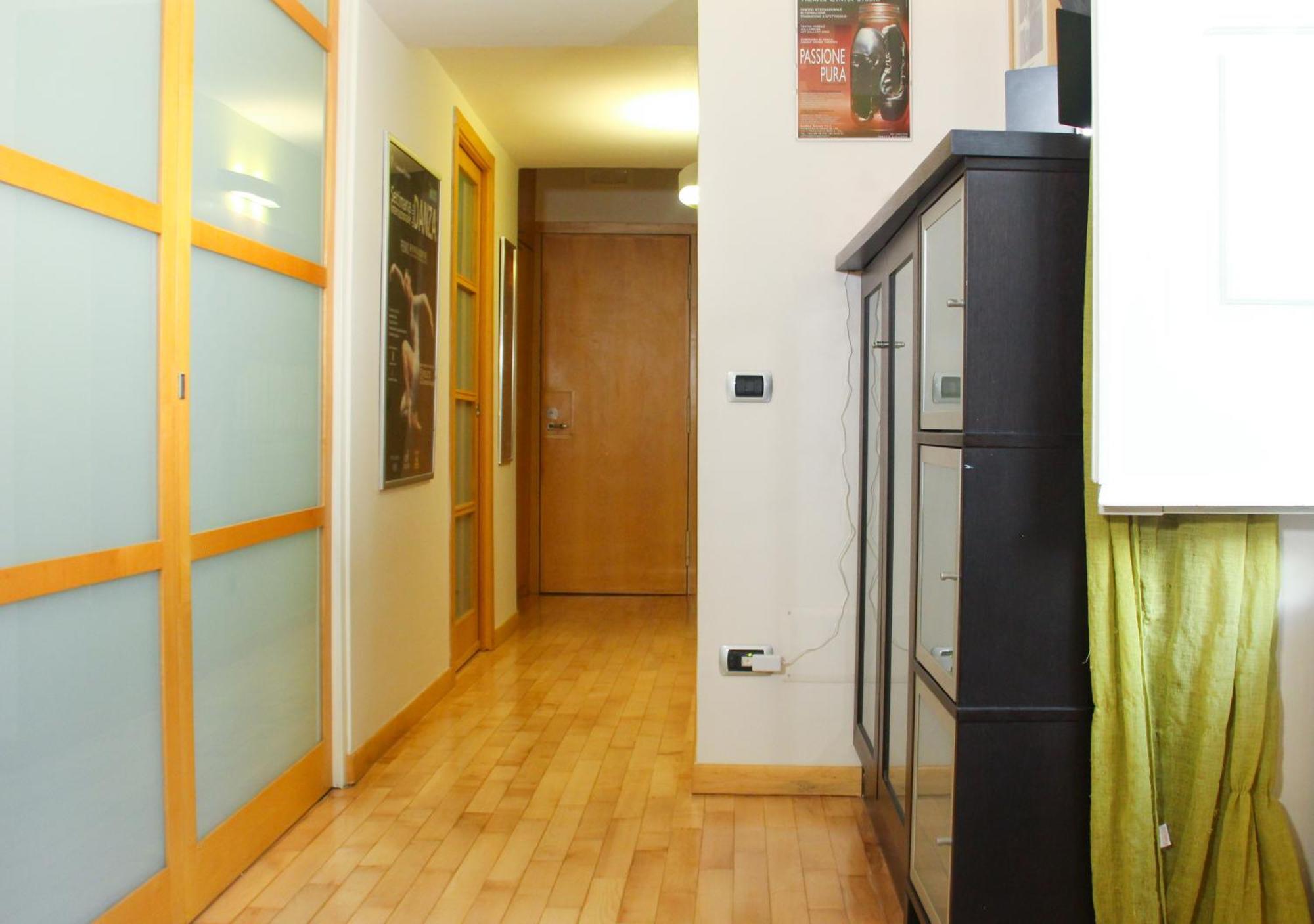 Metro Amedeo - Stanza Privata Con Vasca Idromassaggio Apartment Naples Exterior photo